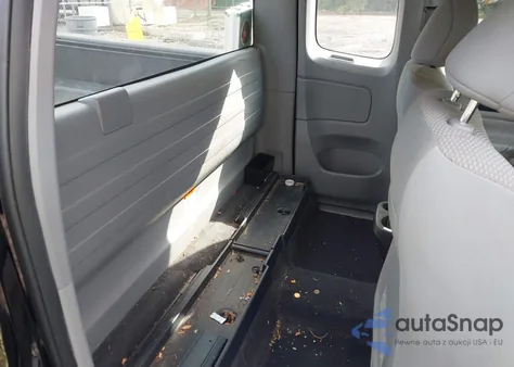 2015 Toyota Tacoma z USA, uszkodzony, nr VIN 5TFTX4CN8FX062155